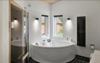Lovely Thatched Holiday Home With Spa And Sauna, - Ulfborg - 8