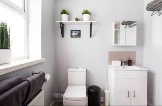 City Haven Modern 3 bed- Spacious, Sleeps 6 - Belfast - 9