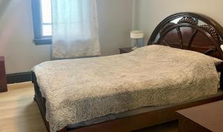 Centrally Located Blue House - Halifax - 8