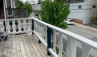 Centrally Located Blue House - Halifax - 3
