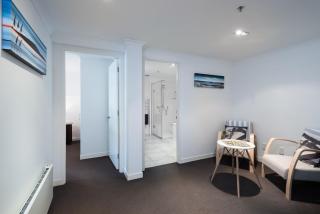 Large Executive Inner City Apartment - Wellington - 8