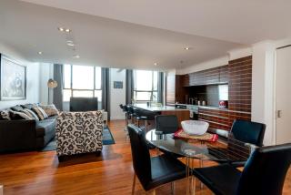 Large Executive Inner City Apartment - Wellington - 6