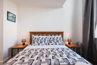 Large Executive Inner City Apartment - Wellington - 3