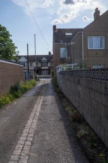 Botanica convenient centre Stay free parking - Swindon - 9