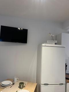 Botanica convenient centre Stay free parking - Swindon - 3