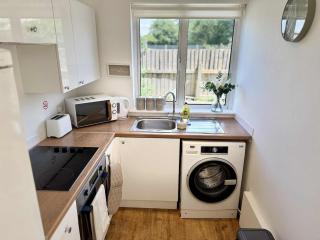 Botanica convenient centre Stay free parking - Swindon - 2