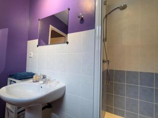 Chambre Violette dans bâtisse du 18e siècle au calme - FR-1-589-710 - - 1
