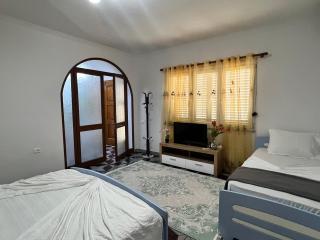 Lola Home - - 8