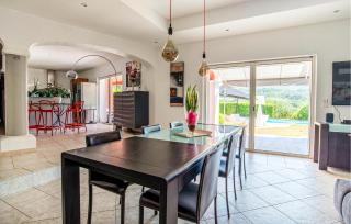Gorgeous Home In Les Adrets-De-Lestére - Les Adrets de l'Esterel - 5