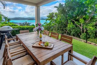 La Bella Waters 3 - Oceanview's, Pool, Buggy and Transfers - Hamilton Island - 9