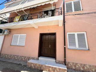 Lola Home - - 9