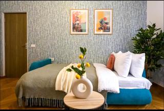 Cocktail Apartments I Central Stay in Piata Romana - Bukarest - 4