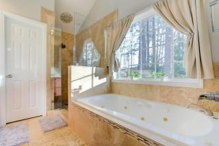 3 Beds, Kids Friendly Ranch,Jaccuzzi Tub,Walk to Food Lion,Restaurant, Keurig , sleep noise machine,,Crib,5G - 6