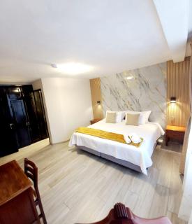 Royal Ruiz - 4