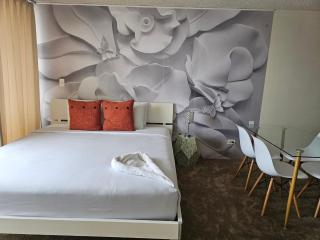 Marine Surf 18FL Newly Renovated - Free Parking - Honolulu - 9