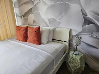 Marine Surf 18FL Newly Renovated - Free Parking - Honolulu - 0