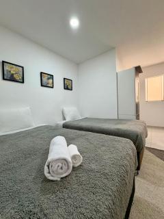 Apartamento Independiente 2 camas individuales - 3