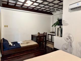 Chic Quad Room with WiFi - Near the beach and Main street - Ground Floor - General Luna - 1