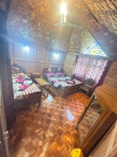 BAKTOO palace PREMIUM HOUSEBOAT - Srinagar - 2