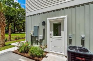 Coral Crush - Across from Ocean & Dog friendly - 2