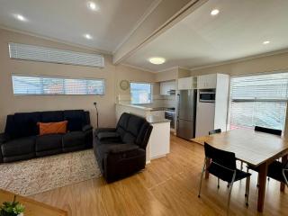 The Beach Quarters - Broadwater - 8