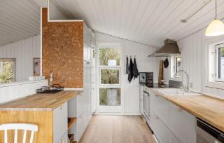 Amazing Home In Glesborg With Kitchen - Glesborg - 4