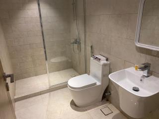 Elegant 3 Bedroom Apartment, Sala, Kitchen and Outdoor Terrace - Riad - 9
