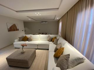 Elegant 3 Bedroom Apartment, Sala, Kitchen and Outdoor Terrace - Riad - 2