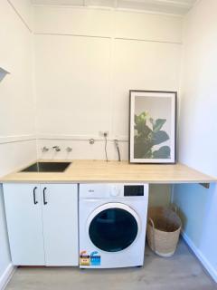 Scenic 3BR Stay | Mountain Views & Peaceful Vibes - Morwell - 6