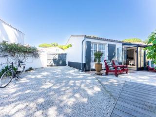 Maison confortable avec séjour spacieux, jardin et parking - FR-1-835-33 - 5