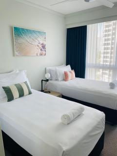 The Crest Apartments - Main Beach - 6