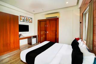 Hotel O International Airport Ahmedabad - 2