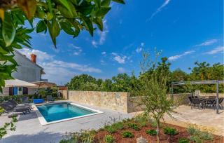 Awesome Apartment In Medulin - 3
