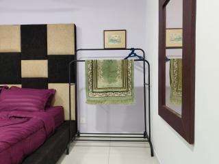 KLIA Sepang Horizon Suites Pool 2BR WiFi by Zaryqa - Sepang - 8