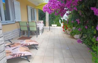 Amazing Apartment In Rabac With Wifi - Raša - 1