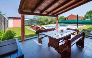 Five-Bedroom Holiday Home In Fazana - 9