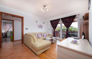 Five-Bedroom Holiday Home In Fazana - Fažana - 8