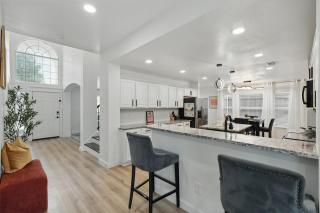 The Beach Oasis In Dallas, Pool & Sauna - Plano - 9