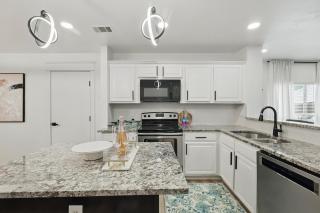 The Beach Oasis In Dallas, Pool & Sauna - Plano - 7