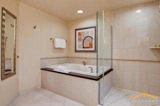 MGM Signature-14-805 Balcony Strip Sphere F1 Views - Las Vegas - 6