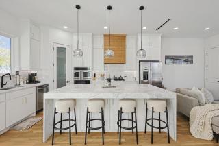 Modern Luxe Townhome, 3 story, Sleeps 16, Oaklawn - Dallas - 9