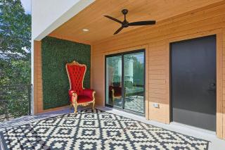 Modern Luxe Townhome, 3 story, Sleeps 16, Oaklawn - Dallas - 7