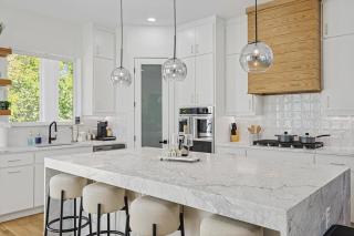 Modern Luxe Townhome, 3 story, Sleeps 16, Oaklawn - Dallas - 4