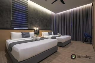 Atlantis 65' TV Gigantic Pool View 3107 iHousing - Malacca - 4