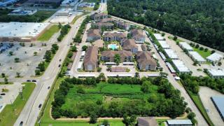 Lux Resort-Style Pool, Gym, Parking Near Houston - Magnolia - 4
