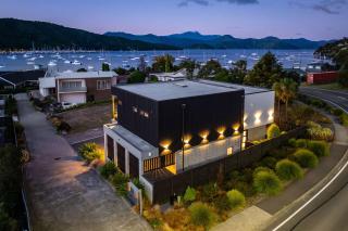 Luxury Modern Home with Ocean & Native Bush Views - Waikawa - 8