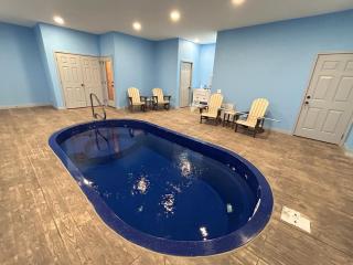 Black Bear Plunge Indoor Pool - Pigeon Forge - 7