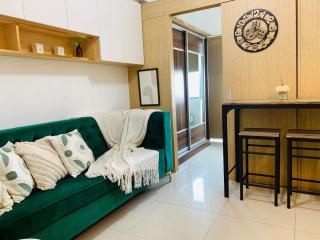 Cozy 1 BR 8 mins away SM north - Manila - 8