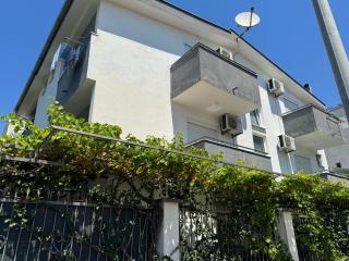 Apartments TRI SRCA - Sutomore - 0