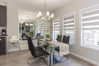 Spacious 4 bedroom & Den with semi-enclosed patio & Central AC & Gym & Game room - Edmonton - 8